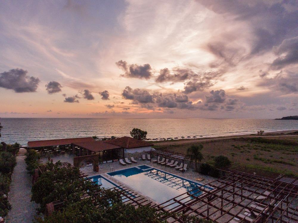 Poseidon Beach Hotel คราสโตชิเกีย ภายนอก รูปภาพ
