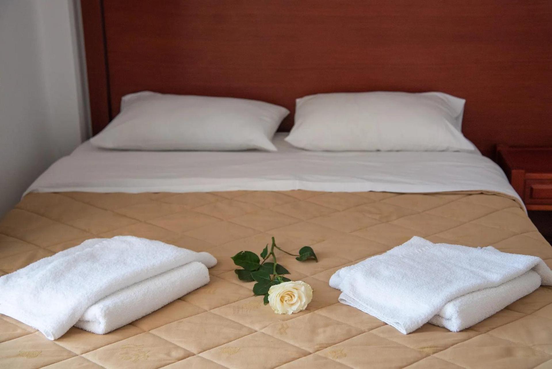 Poseidon Beach Hotel คราสโตชิเกีย ภายนอก รูปภาพ