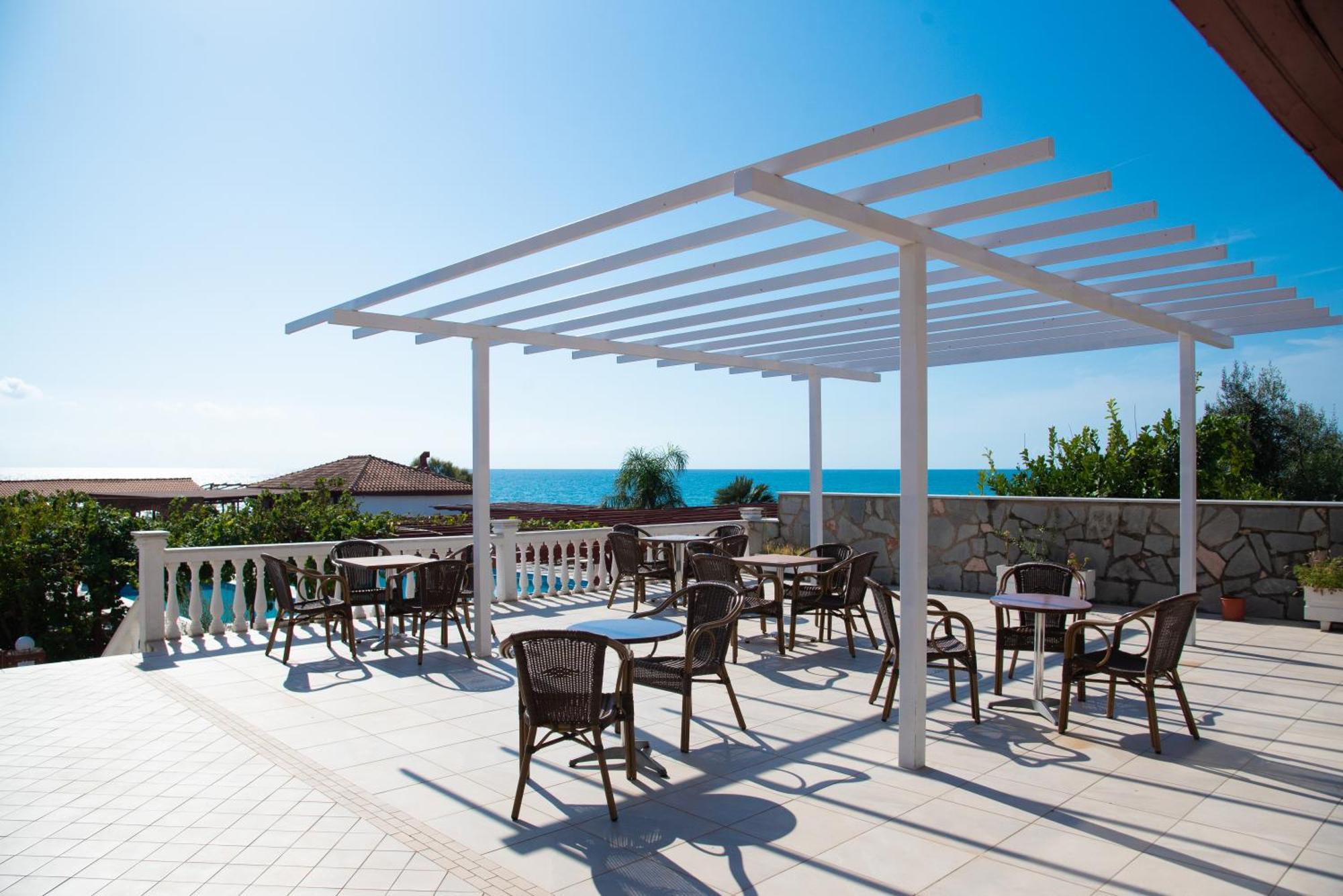 Poseidon Beach Hotel คราสโตชิเกีย ภายนอก รูปภาพ
