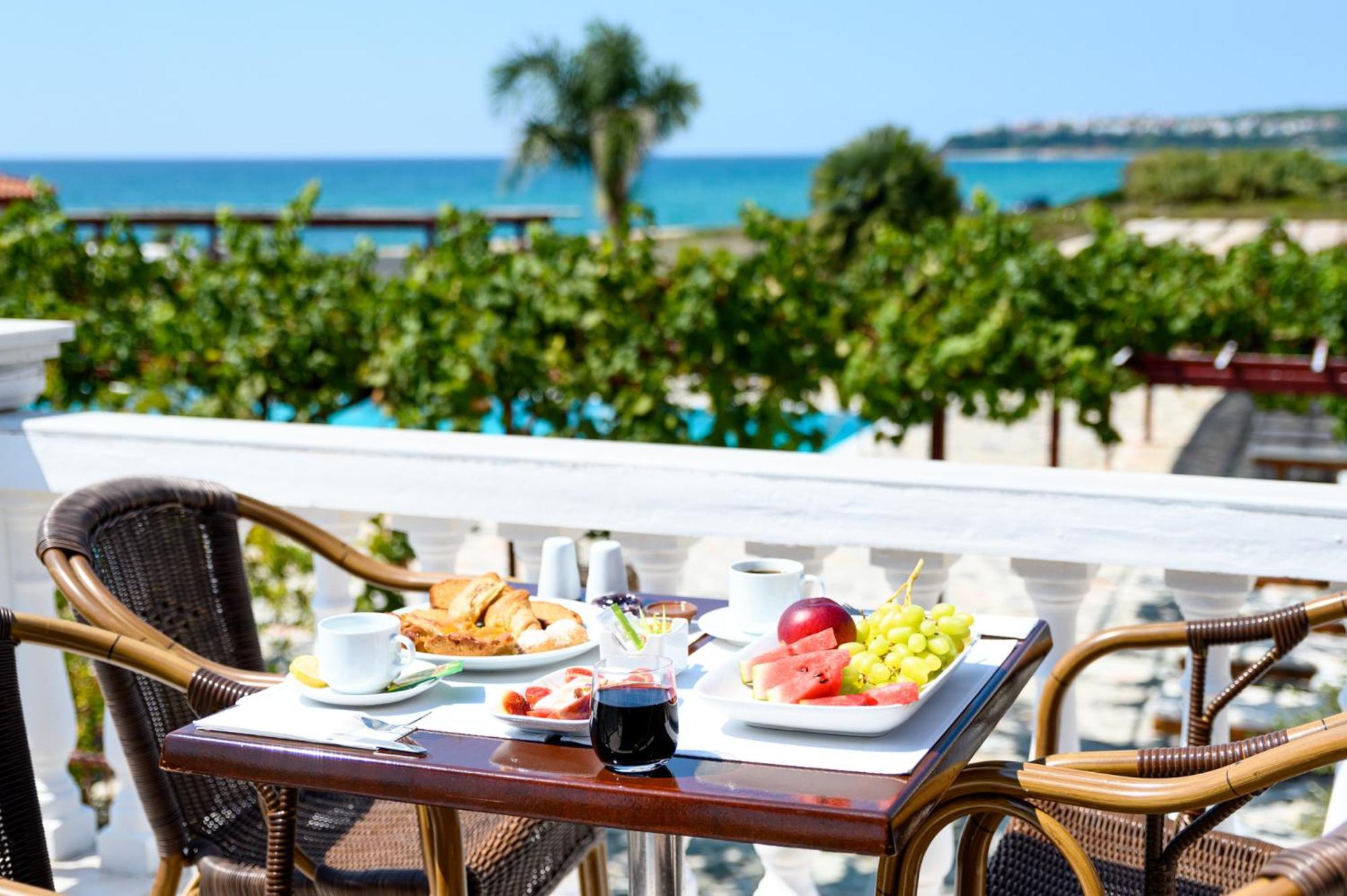 Poseidon Beach Hotel คราสโตชิเกีย ภายนอก รูปภาพ